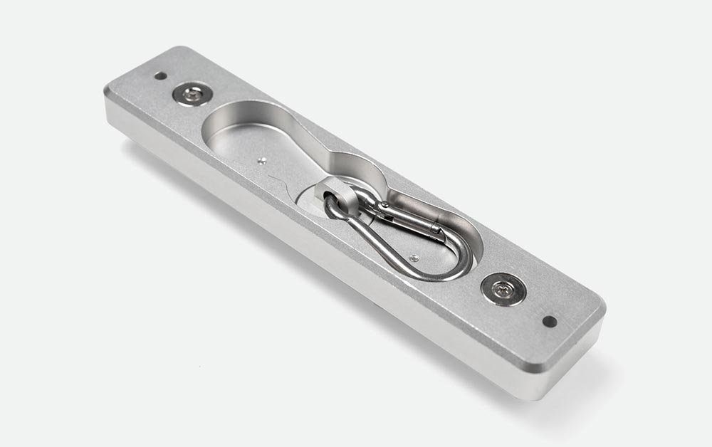 STRIPE FEATURE MOUNTING